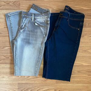 (2) Pairs of Vizio Skinny Jeans: Size 7